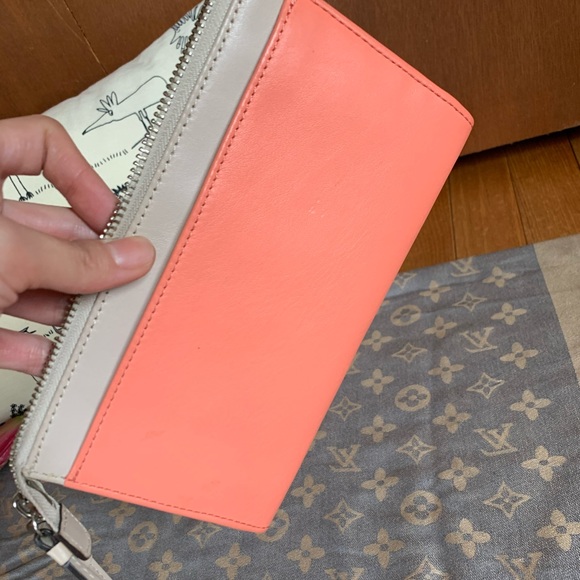 Coach Wristlet ๐งก๐ - Picture 5 of 6